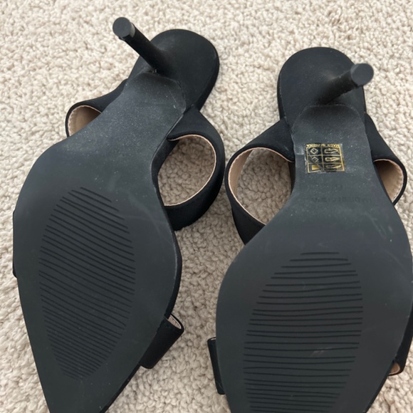 Heels - Picture 2 of 2